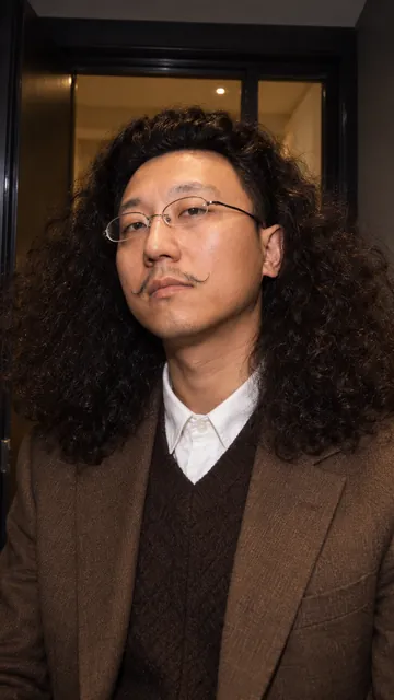 何发论长卷发，同一造型的另一视图
